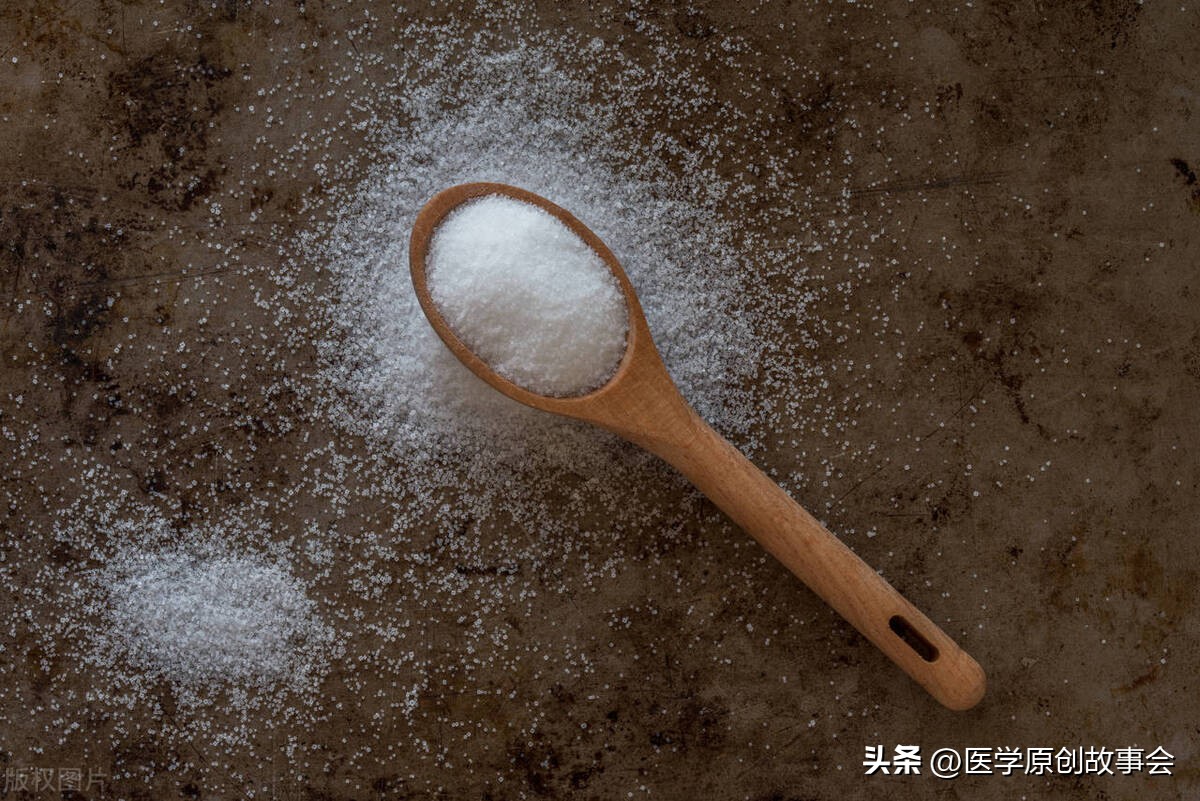 北大研究：盐一换，每年或可防40万人过早死亡，低钠盐是不是更好