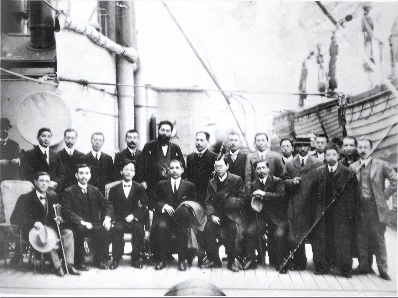 *党**史上最复杂离奇的悬案，足足困扰毛主席18年！其中到底有何隐情