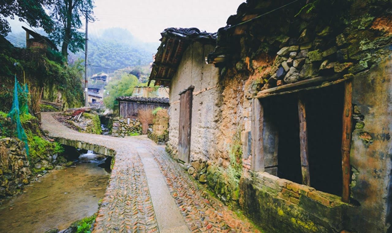 民间故事：屠户善心收了一只瘦羊，夜里却梦见一孕妇下跪求饶