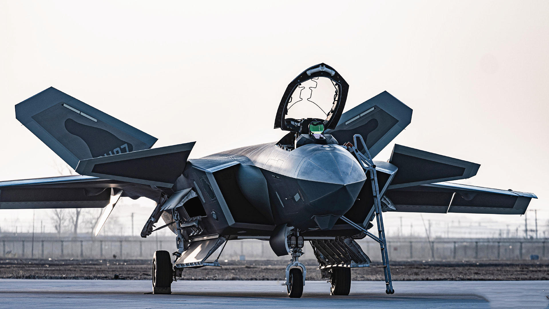 f35超强机动性垂直爬升,f35战斗机机动性