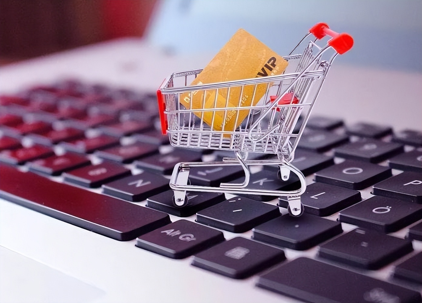 山东姑娘体重接近200斤，曾产生轻生念头，现靠身材挣钱每天3000