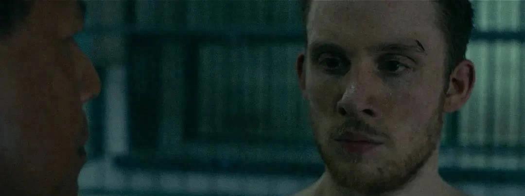 閾佺獥鎴峰鎴橀粦鏆楅搧鎷宠檸,閾佺獥鑳屽悗