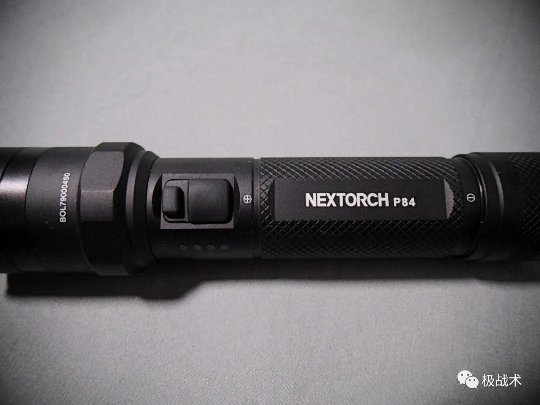 纳丽德手电筒p82测评,新标准战术手电对比纳丽德p80