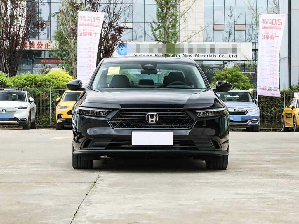 全新雅阁对比新一代蒙迪欧,1.5蒙迪欧和1.5雅阁谁的动力快一些