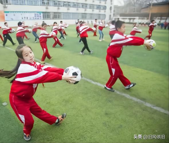 春晚赵本山宋丹丹说中国足球,中国足球被吐槽的几个画面