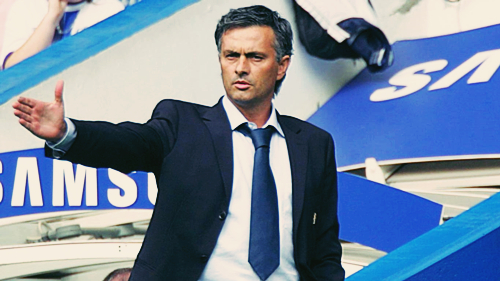 2004年鲁尼吃到红牌,鲁尼曼联十大经典时刻