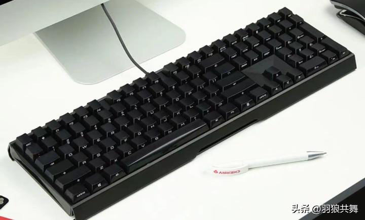 罗技机械键盘和樱桃键盘哪个好,罗技gprox青轴键盘评测