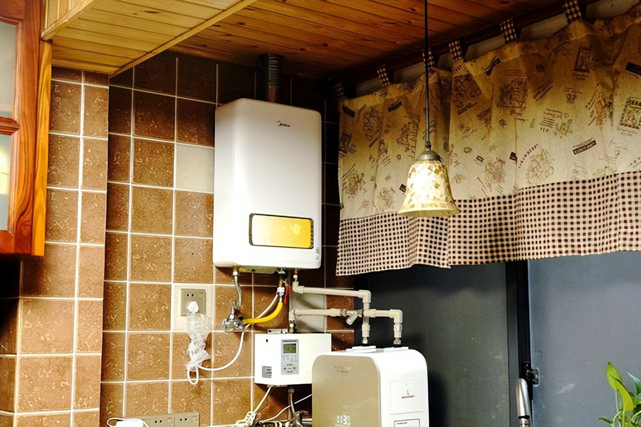 热水器离洗浴间太远怎么补救,燃气热水器热水来得太慢