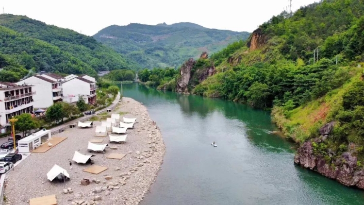 幕天席地位置,幕天席地