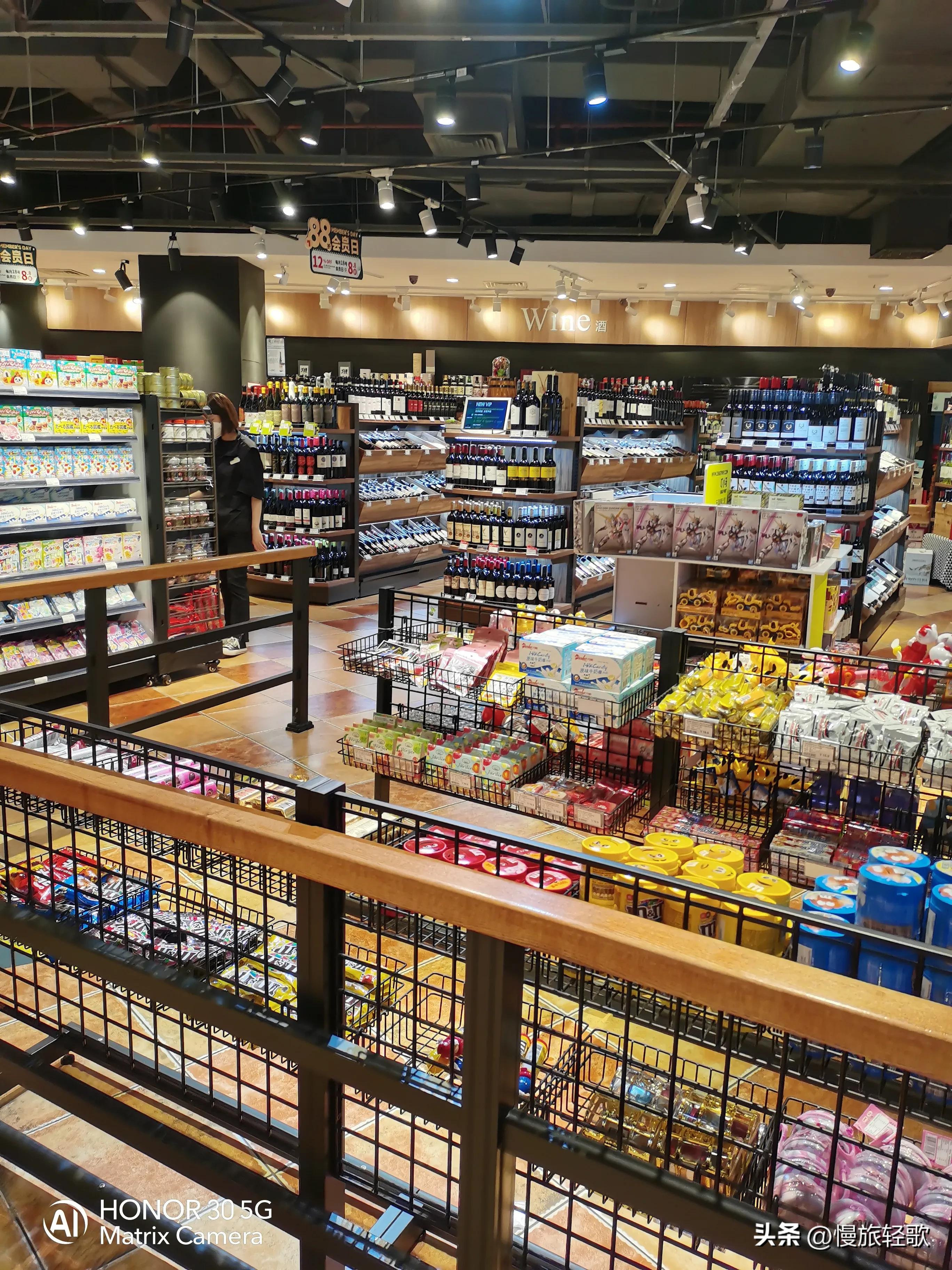 三亚购物必去的人气夏日商场,三亚夏日百货美发店