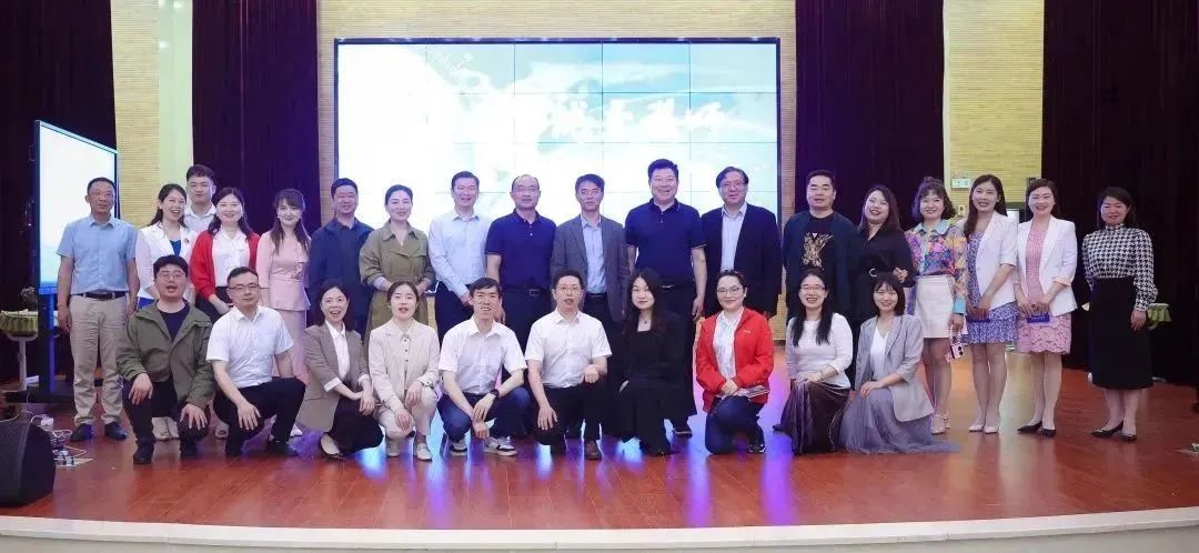 武汉首届智慧教育优秀教师,武汉东湖高新技术开发区新教师