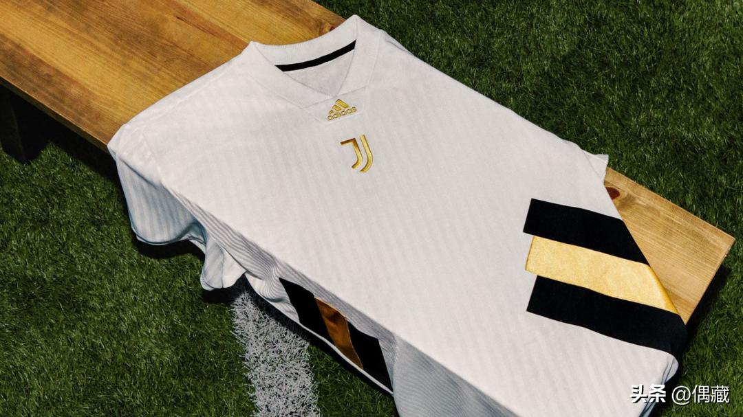 限量7张！TheDugout上架C罗超大幅签名海报