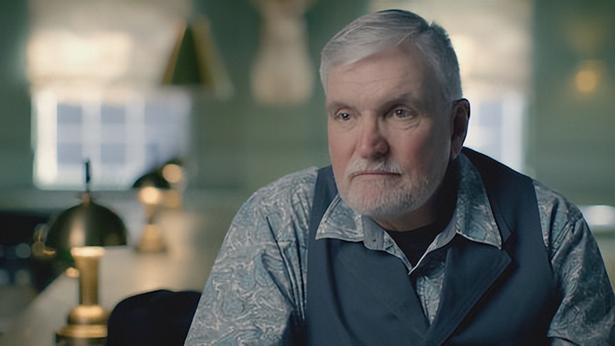 美国男子致电麦当劳，围困18岁女孩3小时，作案10年却被判无罪