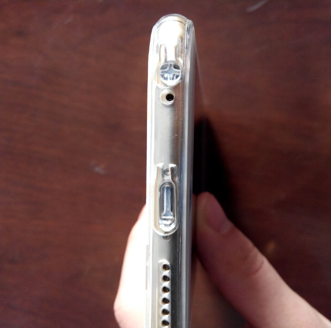 手机原来充电快现在慢了怎么回事,手机充电慢不增反减怎么办