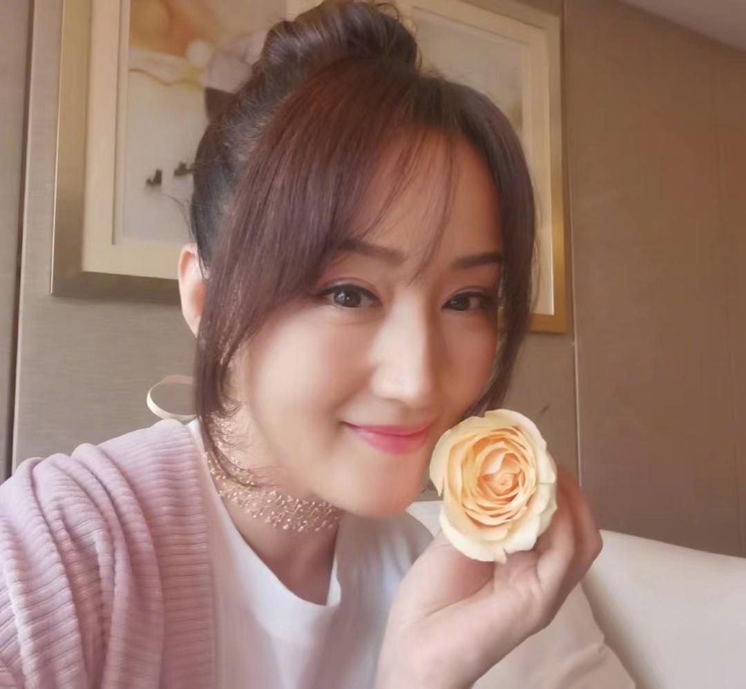 男友赖文峰出狱后娶妻生子，而杨钰莹至今单身，她在追求什么