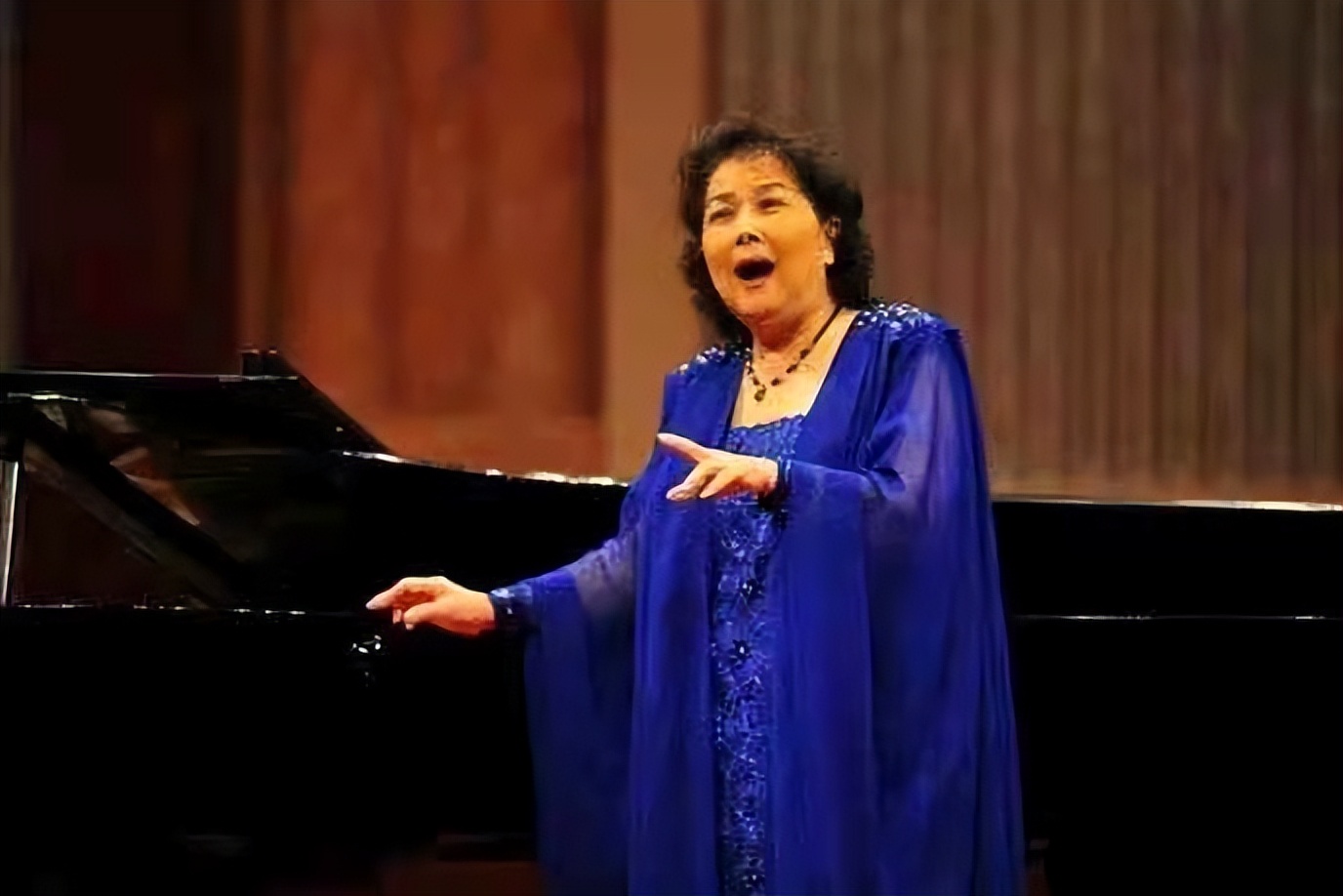 4月初集齐人的一生，3人将婚3人生子，7人离世，悲欢离合都有了