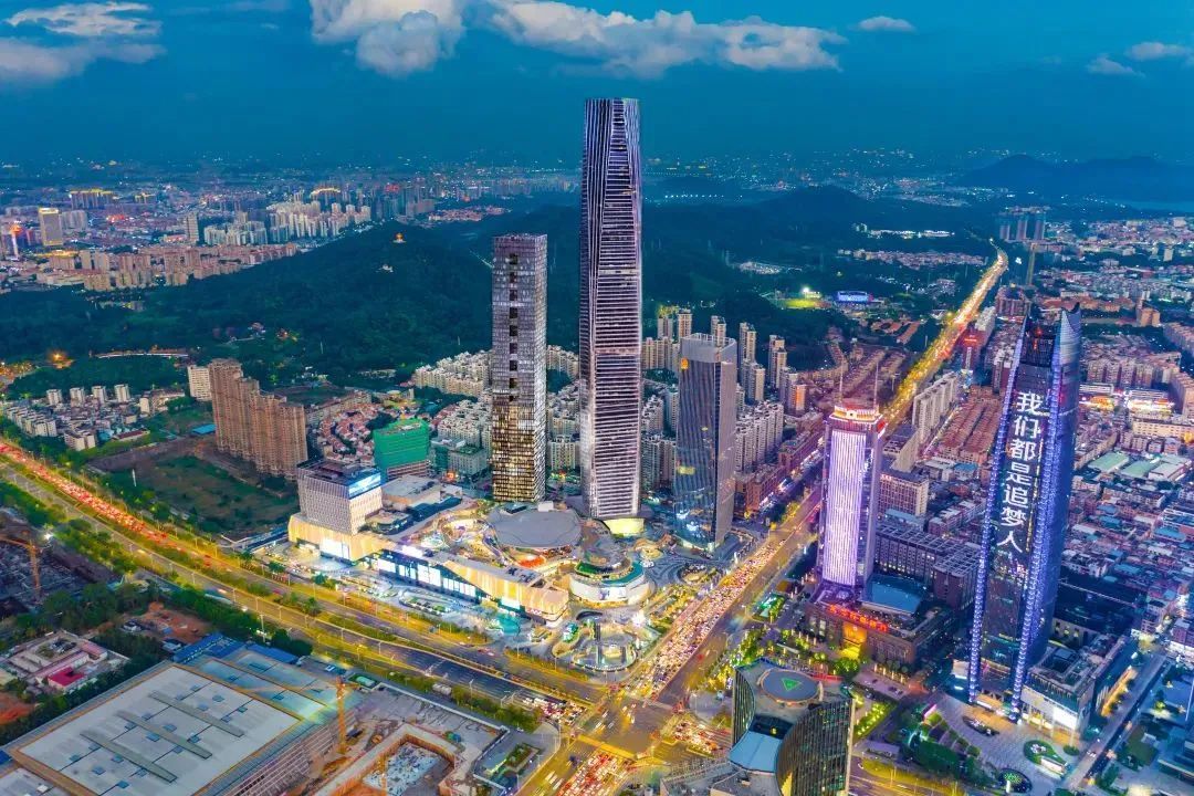 它是岭南花园的代表作，更是华南洲际的新旗舰