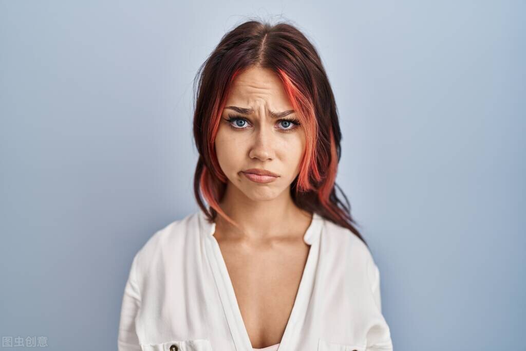 腹部的白癜风怎么治疗呢,女孩腹部白癜风