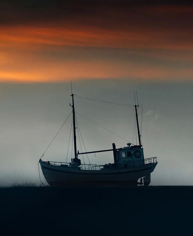 朋友的诗|铁马：我是那荒芜之国被废黜的王