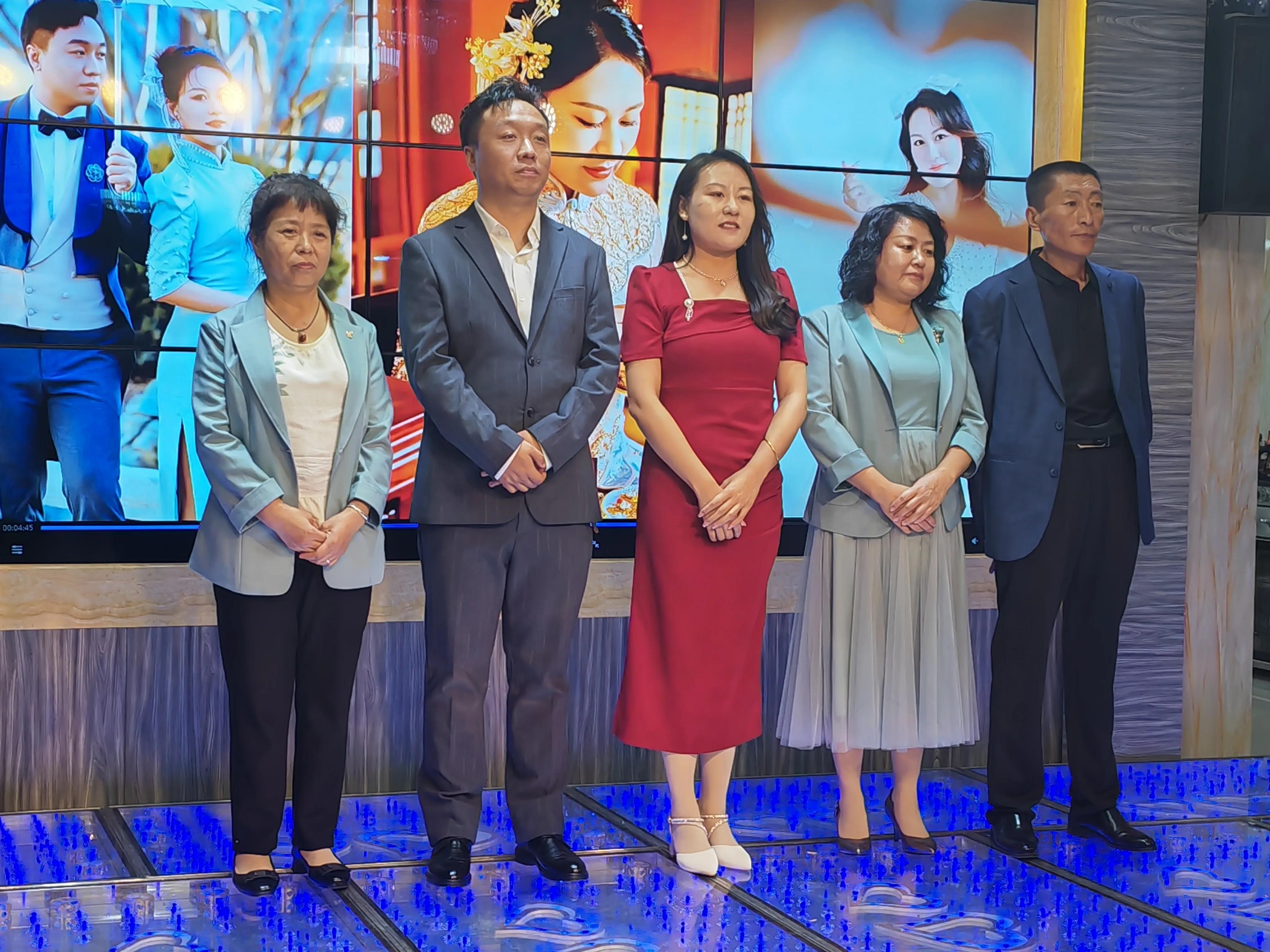 参加侄媳潘雪家的婚礼答谢宴