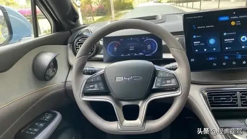 新手纯电车和油车哪个好开,到底是油电车好还是油车好