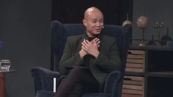 48岁主持人乐嘉现状：移居美国住豪宅、开豪车，过着奢侈的生活！