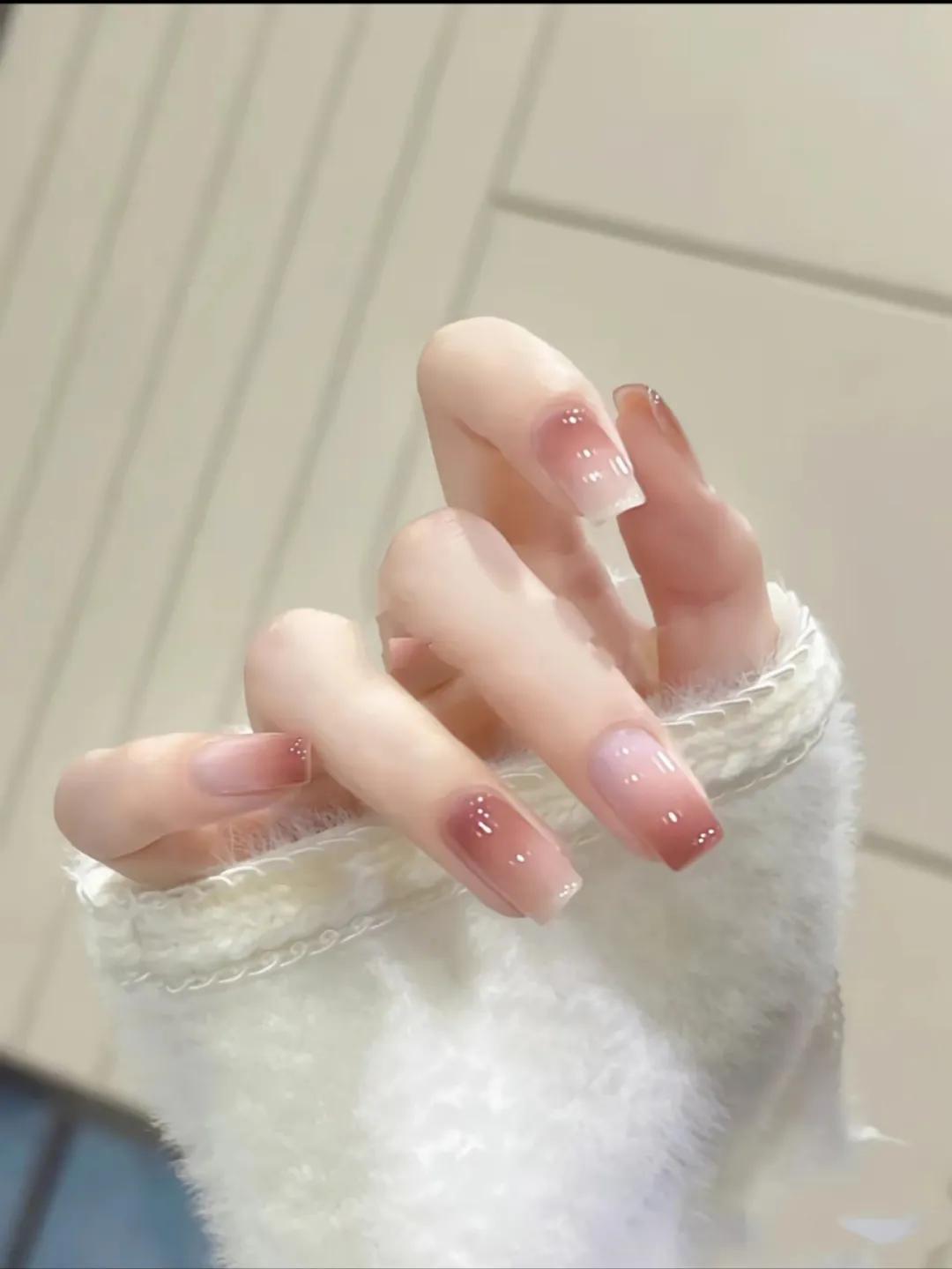 22款特别美丽的美甲快来学起来吧,气质又显白的美甲款式你学会了吗