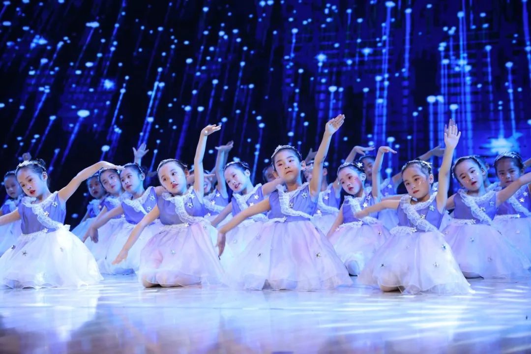 祖国有我儿童节目,祖国有我儿童合唱服装