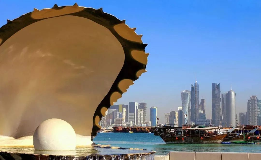 当兵年赚700万！一天上班三小时叫务实！这个国家壕得有理由