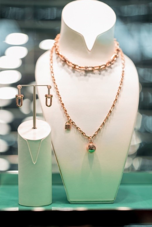 缤纷艺趣，尽享欢愉2022蒂芙尼节日季限时体验空间璀璨开启