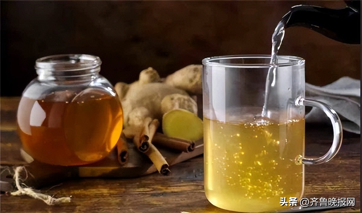 请问蜂蜜水的最佳饮用时间,蜂蜜水的正确喝法和时间