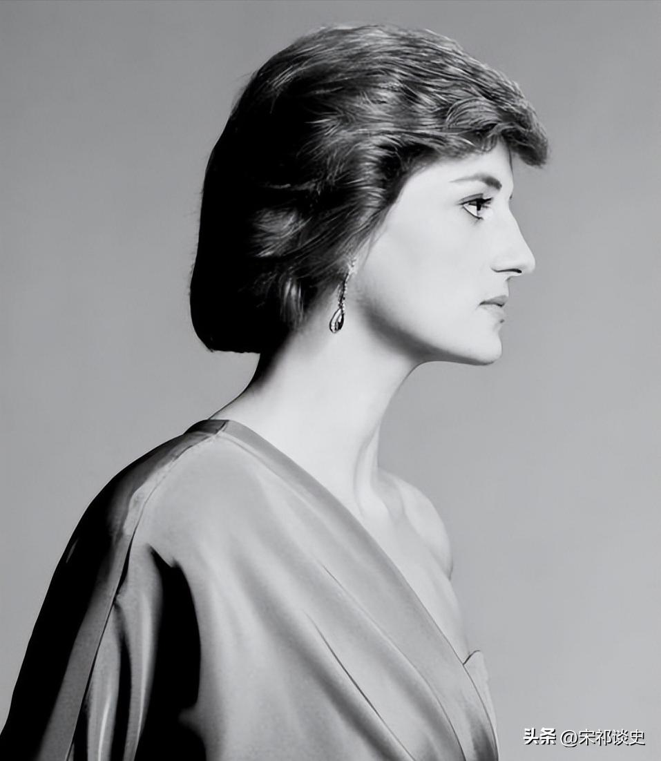 好莱坞经典电影雨中曲,好莱坞传世经典《雨中曲》