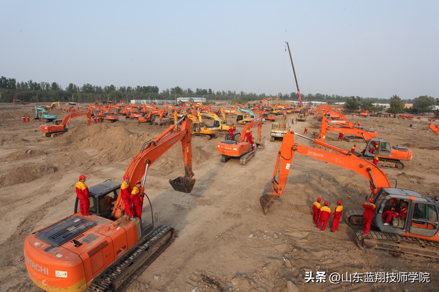 蓝翔学挖掘机要多久,去蓝翔学挖掘机需要多少钱