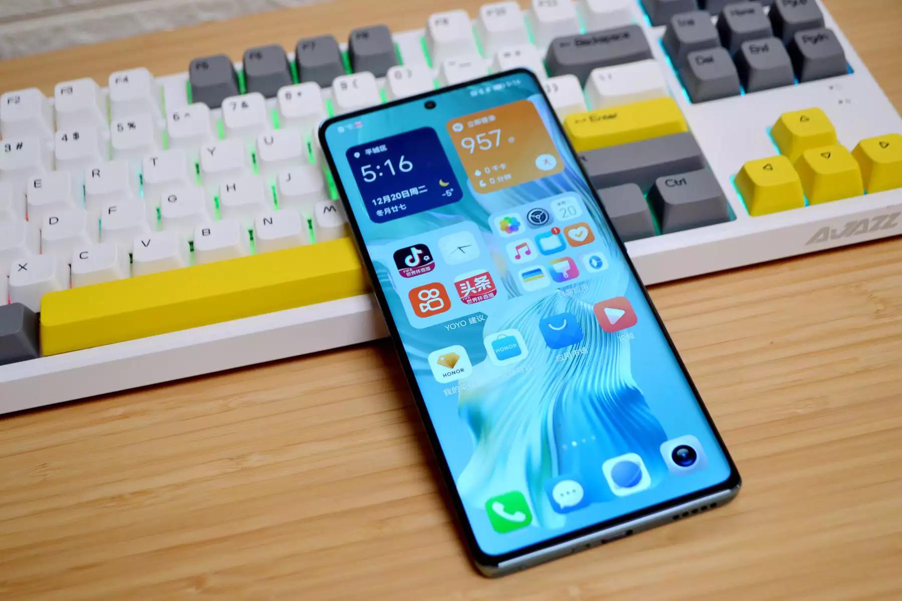 仅搭载了骁龙782，聊聊凭啥荣耀80能在一众旗舰机里杀出圈