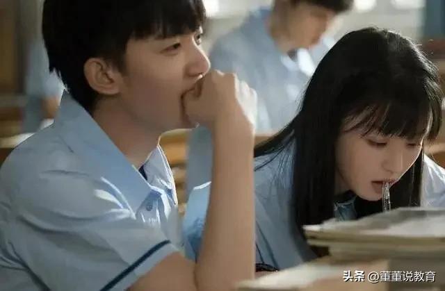 渴望触碰异性身体:青春期孩子的必经阶段,家长该如何应对?