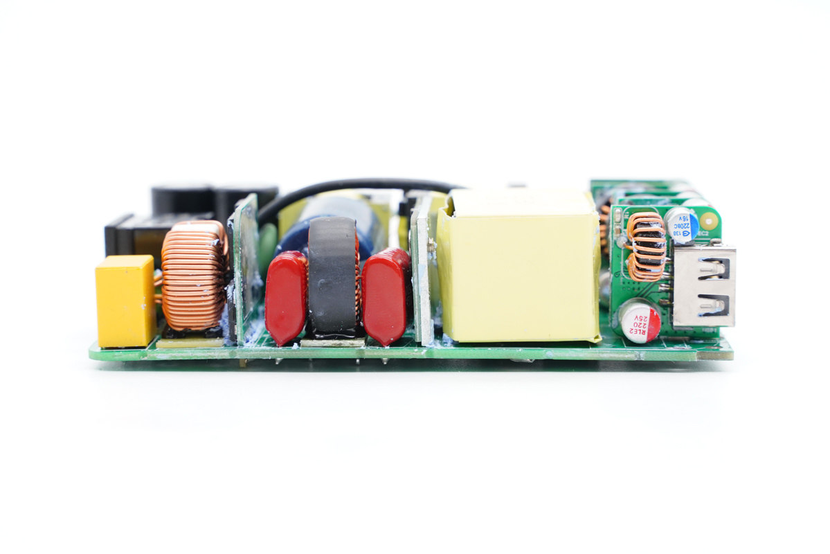 4C1A五个口，总功率达230W，华科生230W桌面充拆解