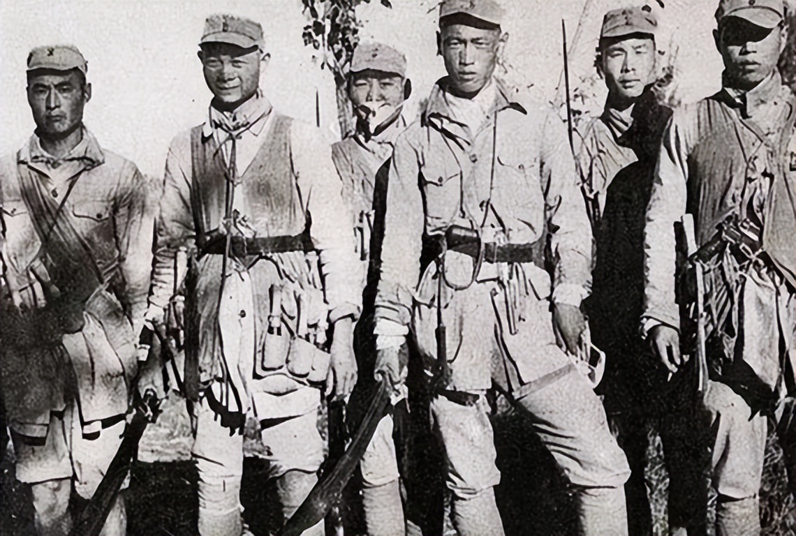 日本军舰用毒气弹,日本兵用毒气弹