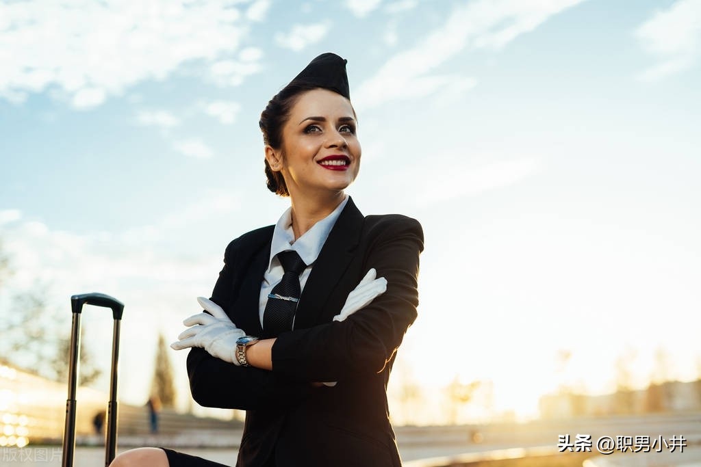 空姐退休后一般都去做什么工作,中国空姐一般多久退休