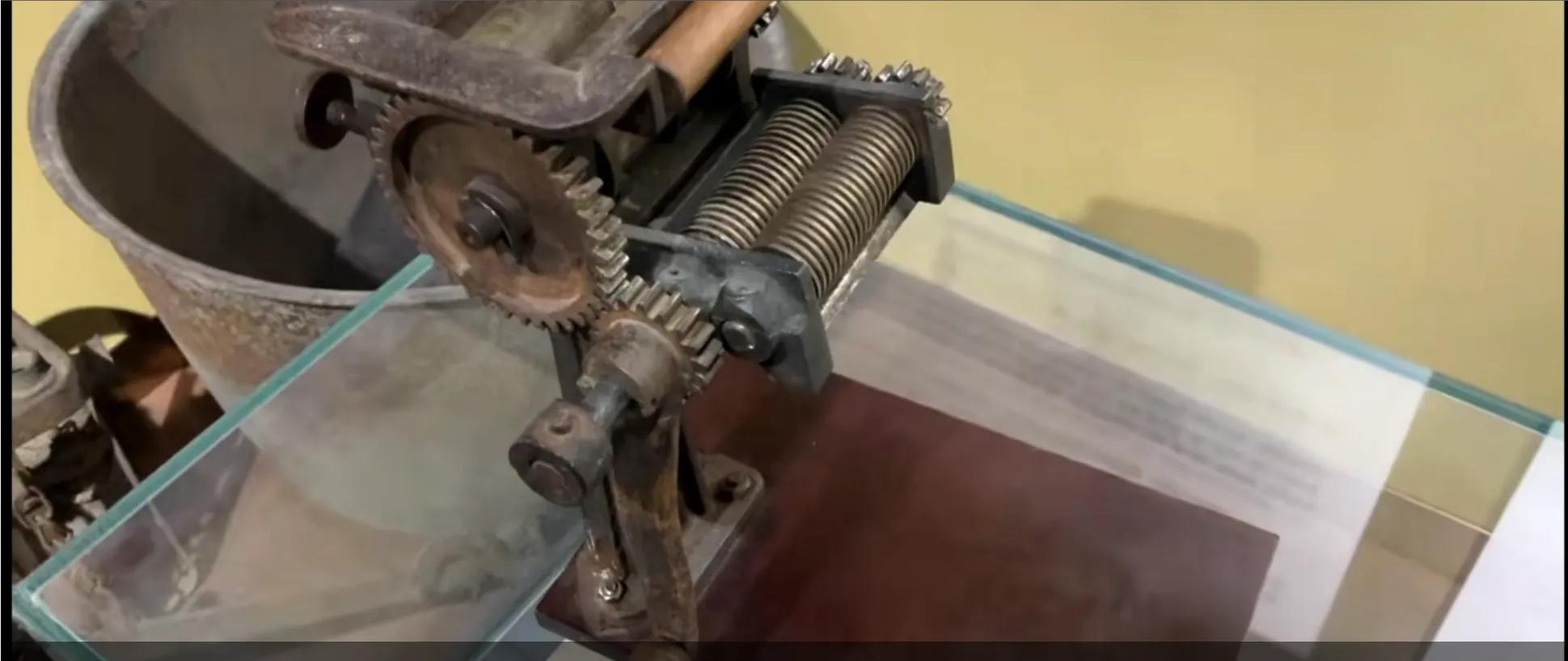 日本全自动压面条机大型,80年代老物件压面条机