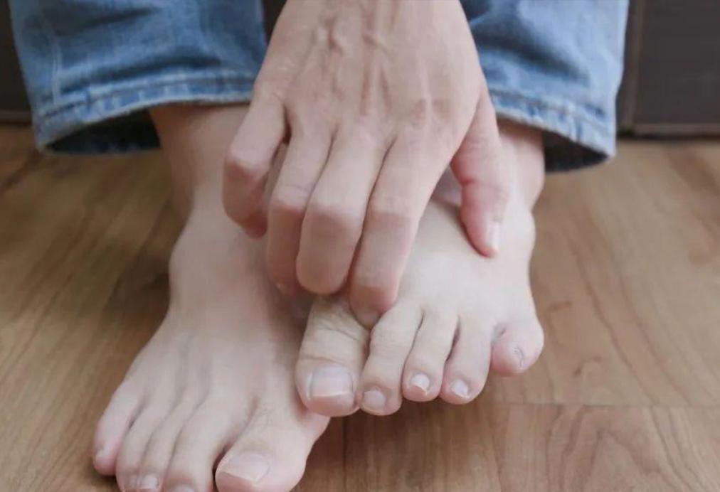 梅毒治愈好了还会有脚气吗,脚上有脚气是梅毒的表现