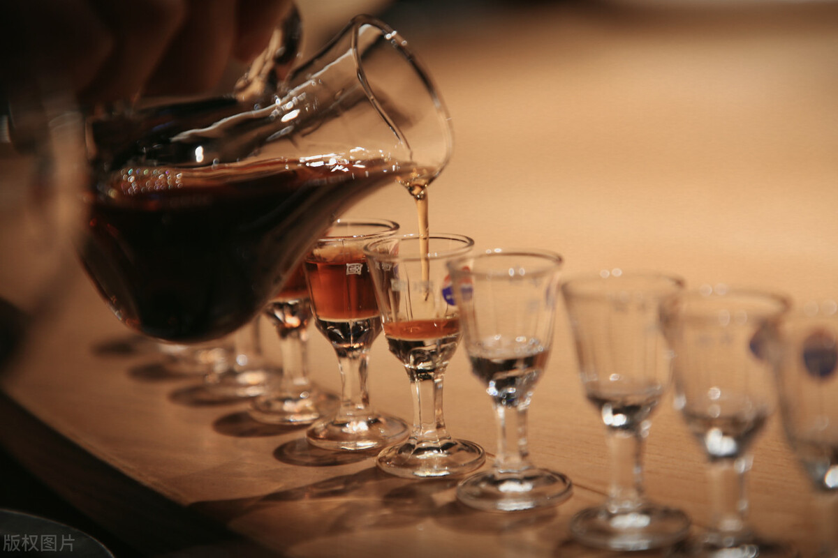 中国的酒文化深度好文,浅谈中国酒文化2500字