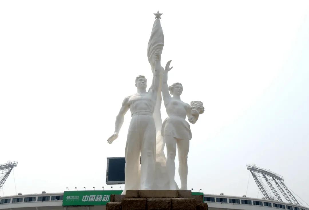 北京体育场雕塑工作室,北京工人体育馆门口雕塑原型