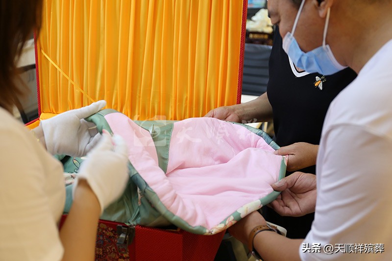 在哪能买到老人的寿衣,老人要提前准备寿衣吗