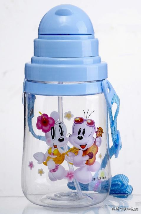 这种水杯不能用了！快检查一下自家娃用的