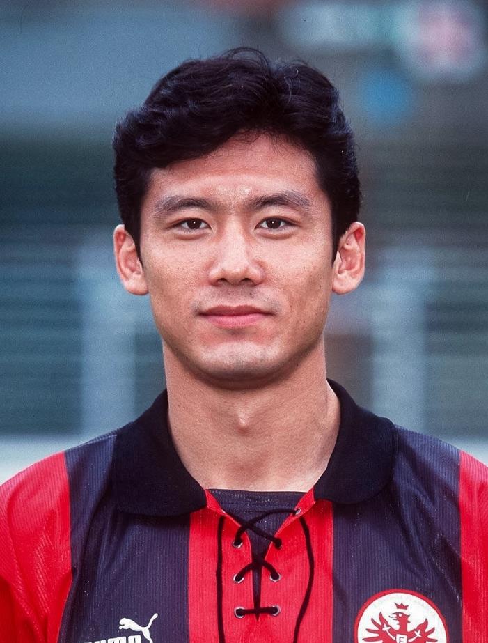 中国近十年最好的足球前锋,中国十大足坛前锋