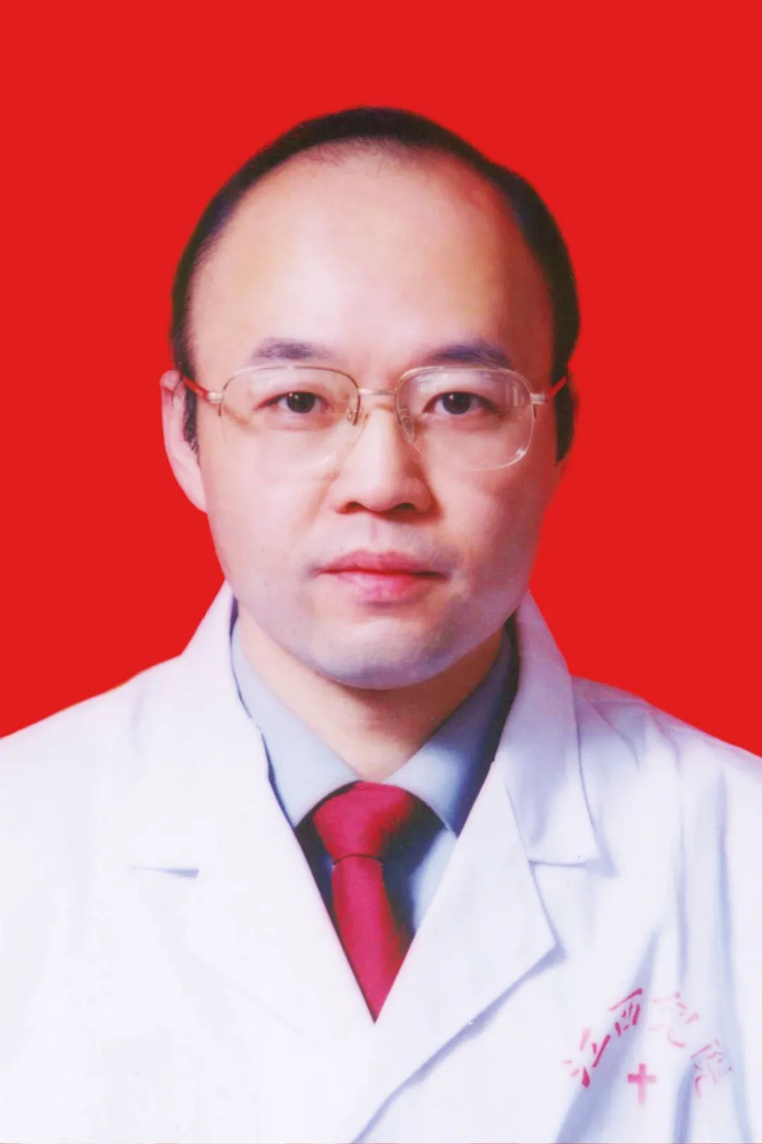 胸小会得乳腺纤维瘤吗,乳房大小跟乳腺纤维瘤有关系吗