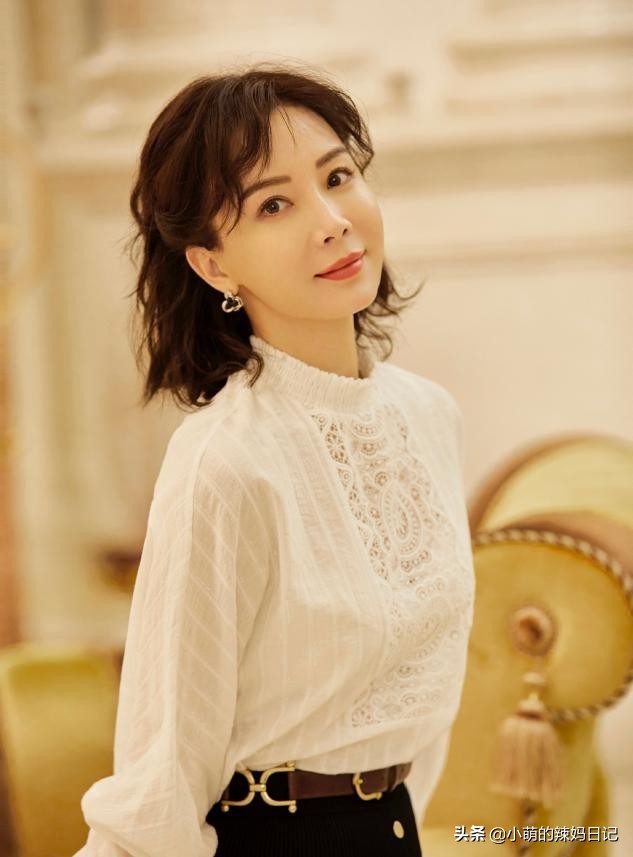 2020最火中短烫发20-30岁长发,适合头发很少又是长发的烫发