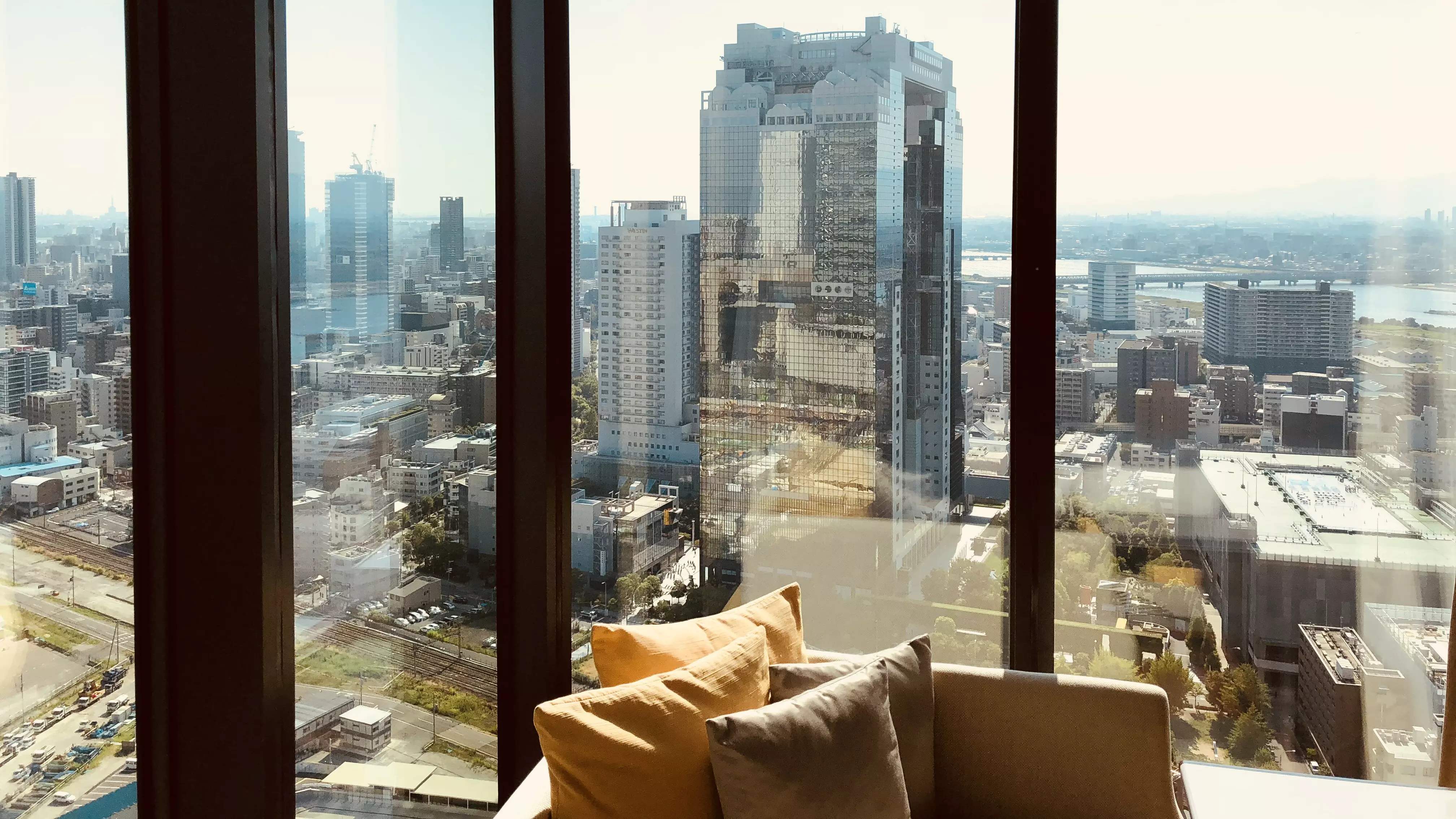 顶楼复式房子为什么不好卖呢,顶层复式跌下神坛