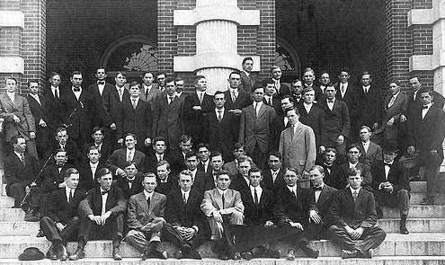 花旗银行的创始人是谁,花旗银行背后家族创始人