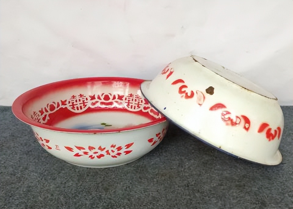 三十多年前的老物件都快成文物了,多年前的物件还记得吗